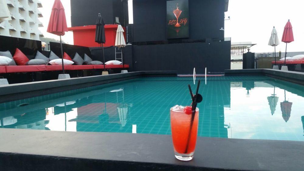 Sharaya Patong Hotel Екстер'єр фото