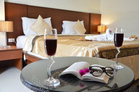 Sharaya Patong Hotel Екстер'єр фото