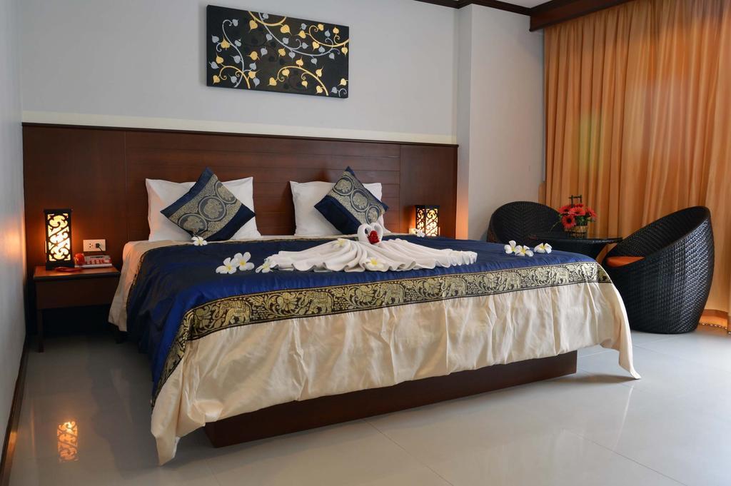 Sharaya Patong Hotel Екстер'єр фото