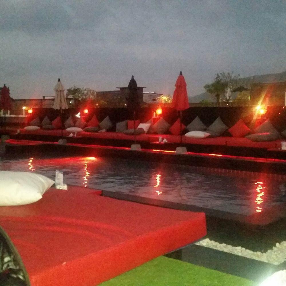 Sharaya Patong Hotel Екстер'єр фото