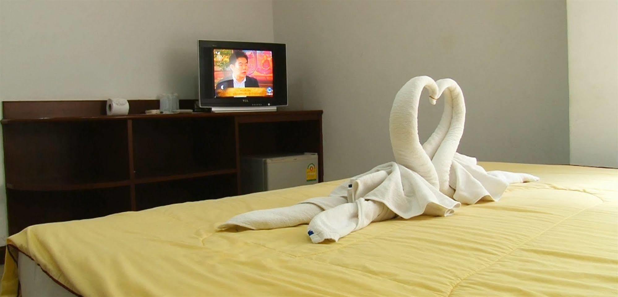 Sharaya Patong Hotel Екстер'єр фото